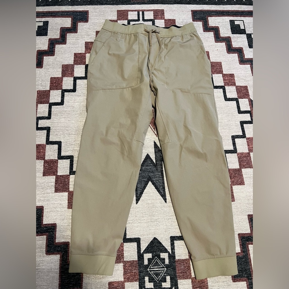 Lululemon ABC jogger. Beige/khaki